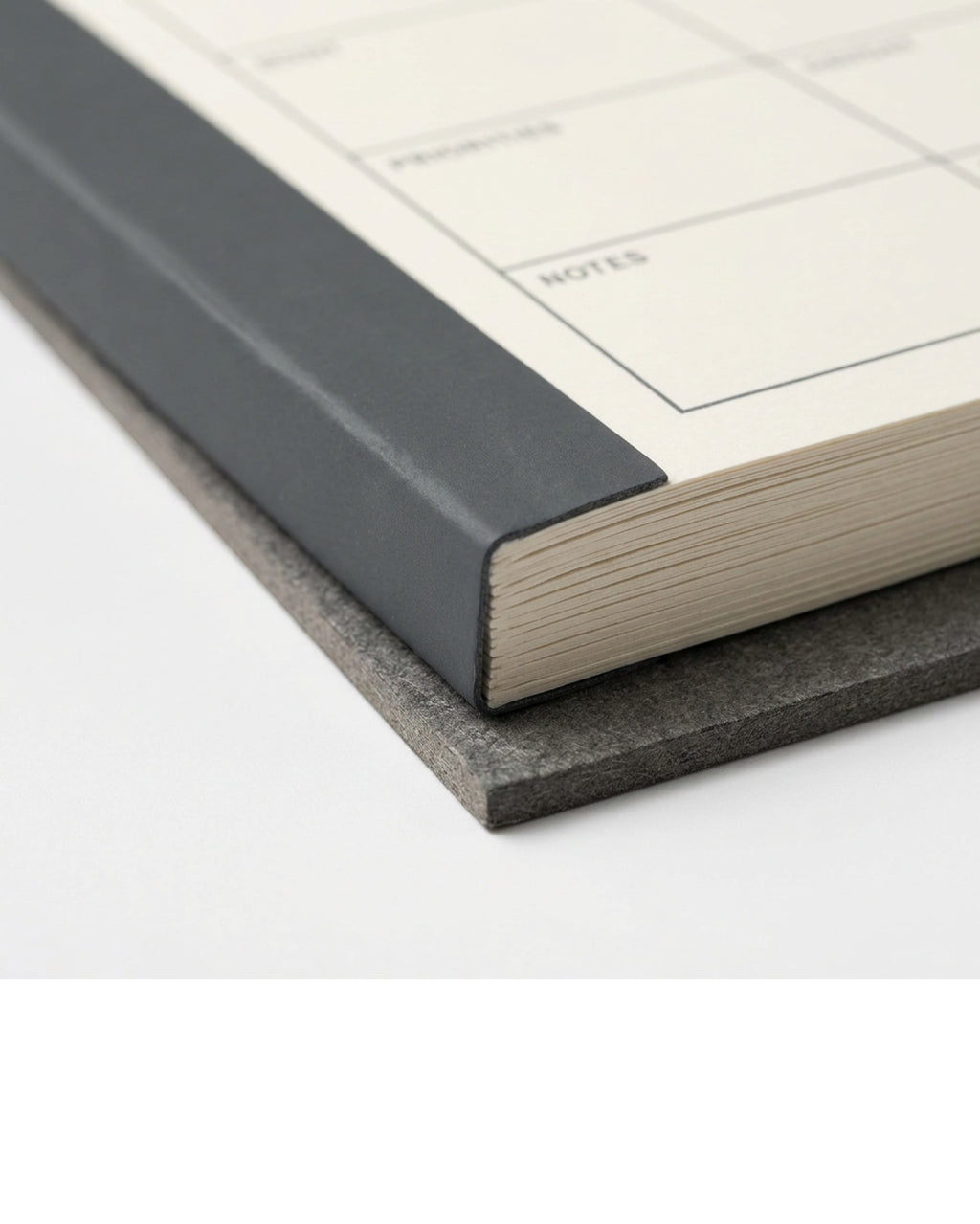 Morun A4 Undated Weekly Planner Pad 52 Sheets Ivory and Charcoal - Detail view