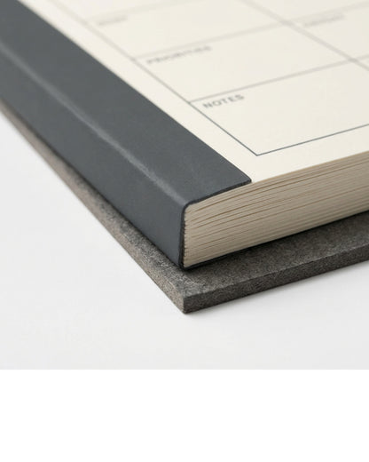 Morun A4 Undated Weekly Planner Pad 52 Sheets Ivory and Charcoal - Detail view